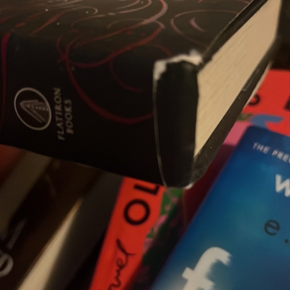 Caraval - Picture 2 of 2